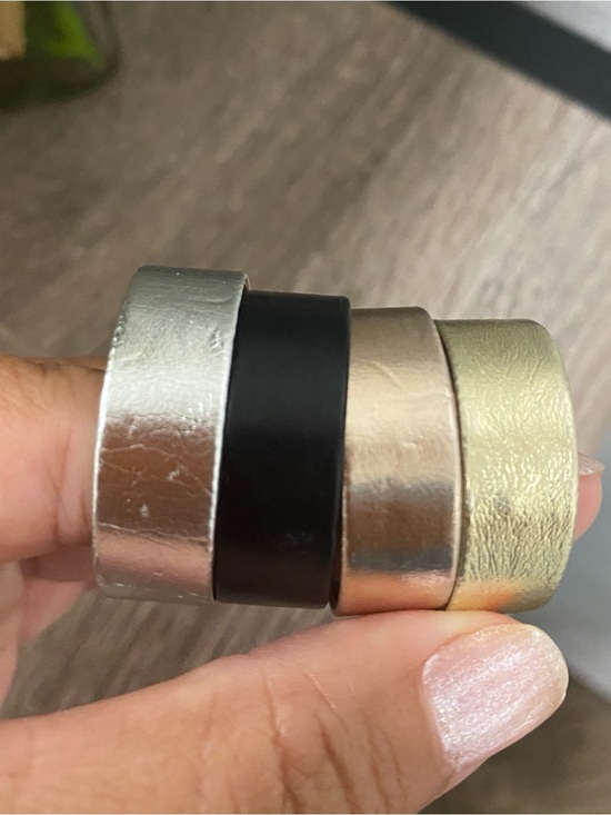 Accessories - 4-Set of cuffs for ponytails in Black, Gold, Silver, and Rose Gold